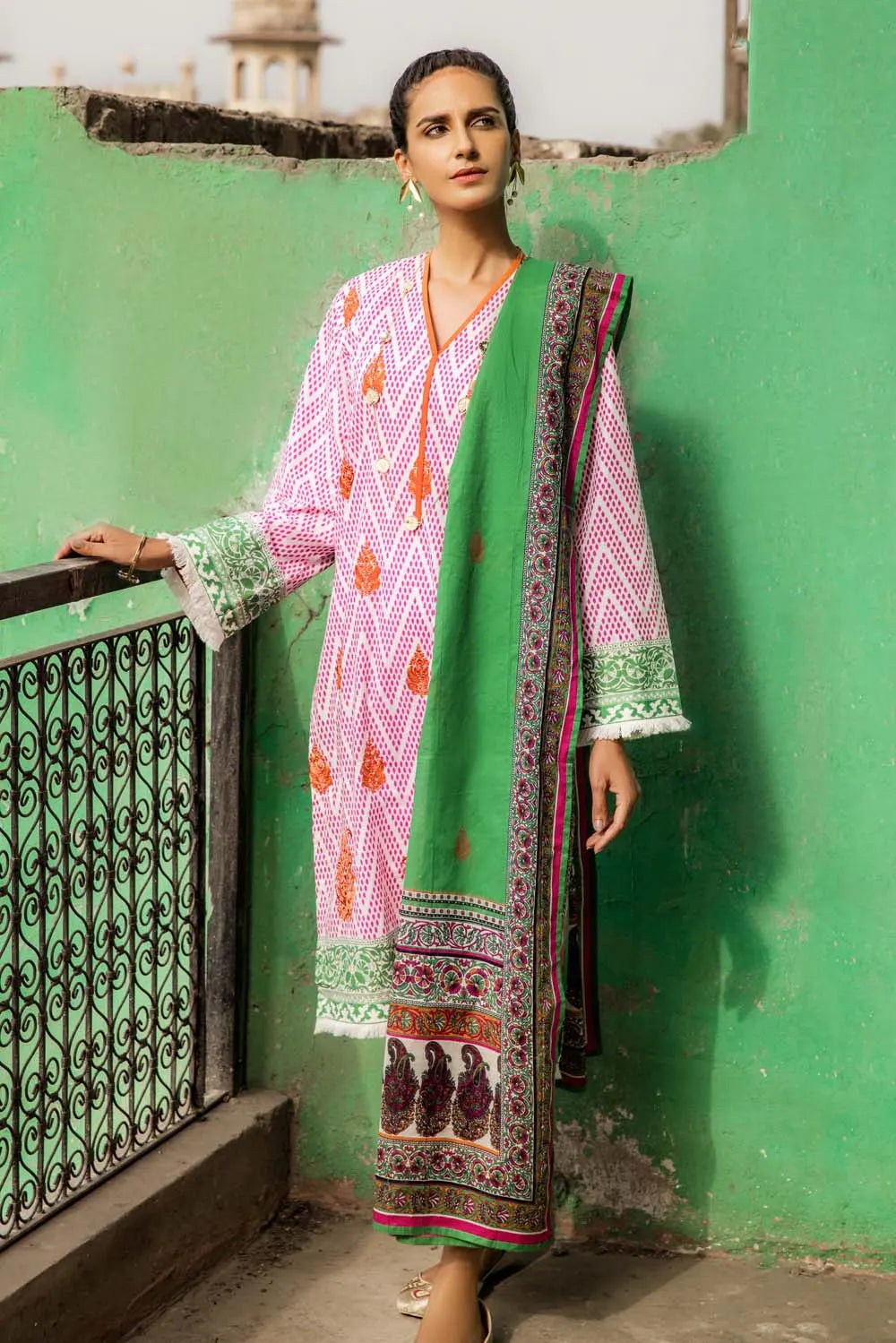 GulAhmed - 2PC Unstitched Lawn Suit TL-338 - Pehnawa Exclusive